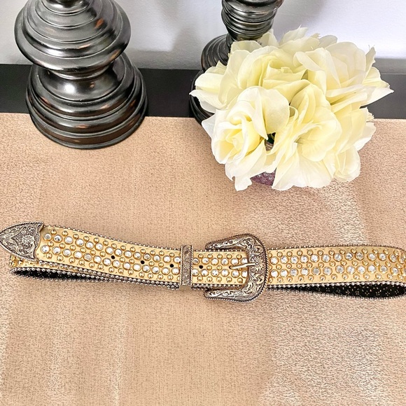 Women’s Rhinestone Gold Buckle Studded Belt - Picture 5 of 12